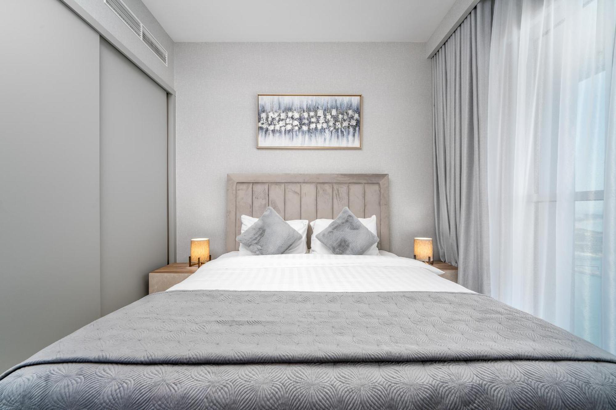 *private Beach* Ocean View Emaar Beachfront Apartment *
